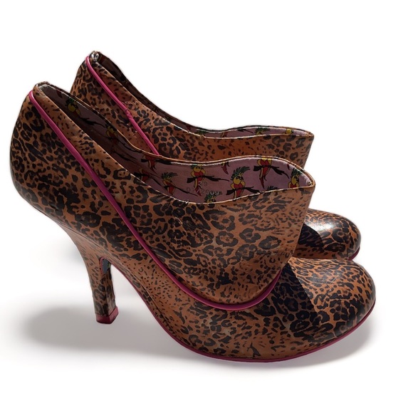 Irregular Choice Shoes - Irregular Choice leopard print pink trim heels Size 39 EUC